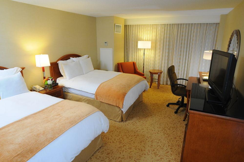 Toronto Airport Marriott Hotel Bagian luar foto