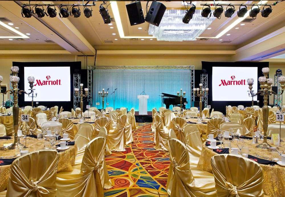 Toronto Airport Marriott Hotel Bagian luar foto