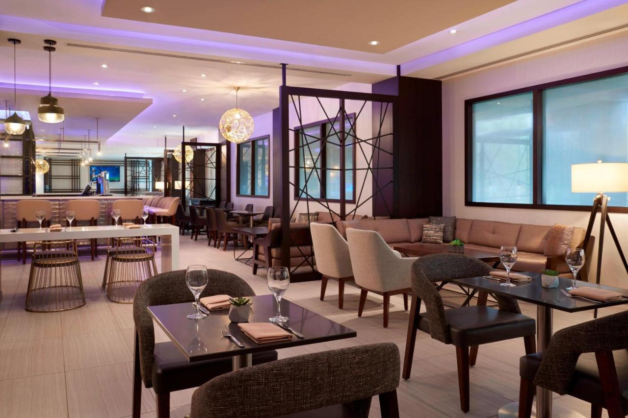 Toronto Airport Marriott Hotel Bagian luar foto