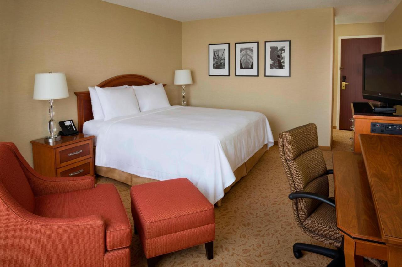 Toronto Airport Marriott Hotel Bagian luar foto