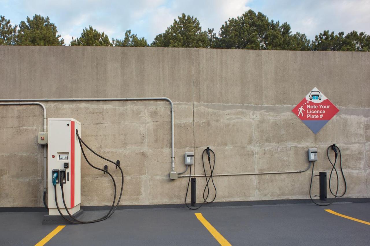 Toronto Airport Marriott Hotel Bagian luar foto