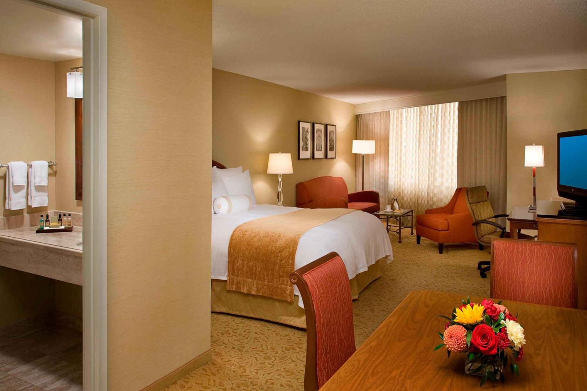Toronto Airport Marriott Hotel Bagian luar foto