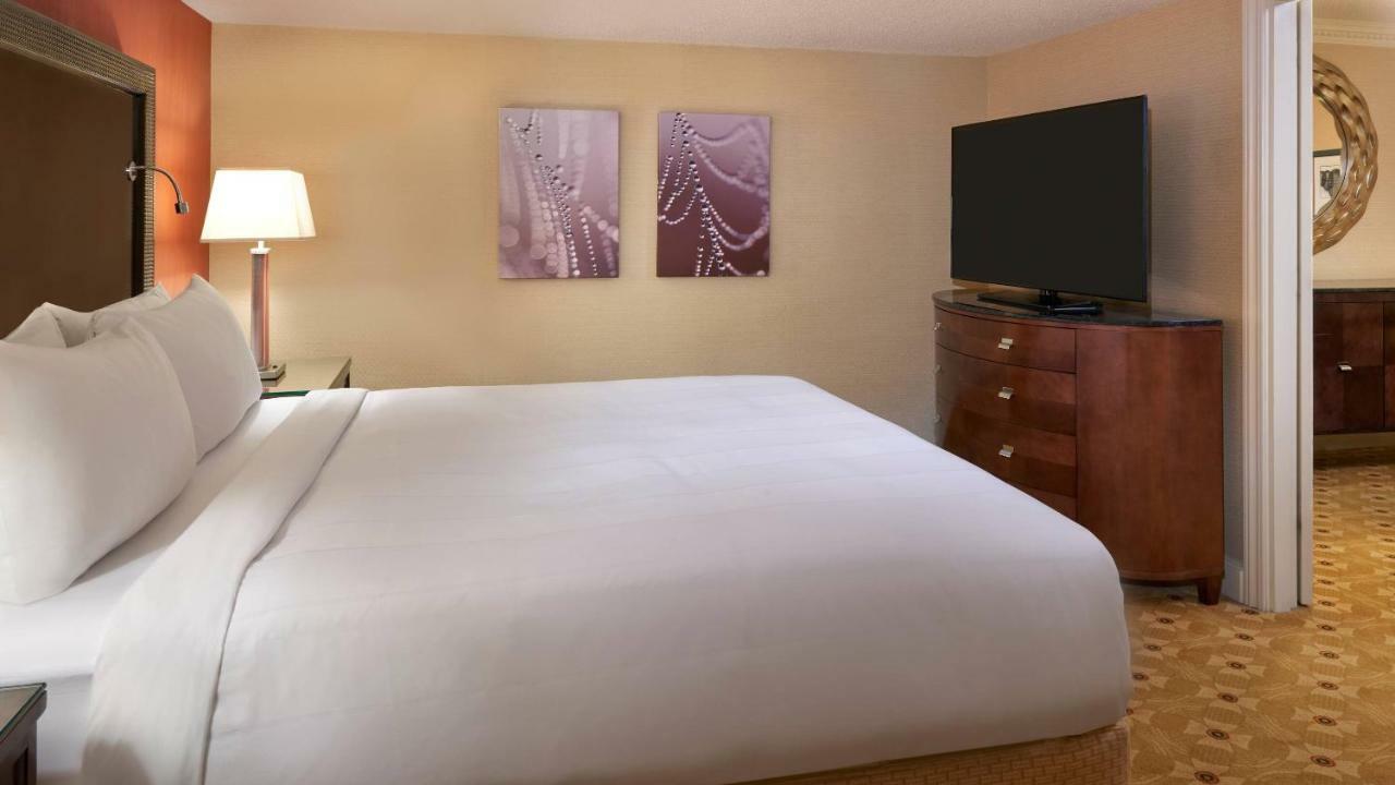 Toronto Airport Marriott Hotel Bagian luar foto